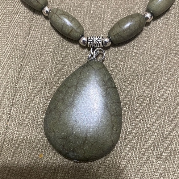 Paparazzi Olive Necklace and Earring Set - Picture 5 of 5